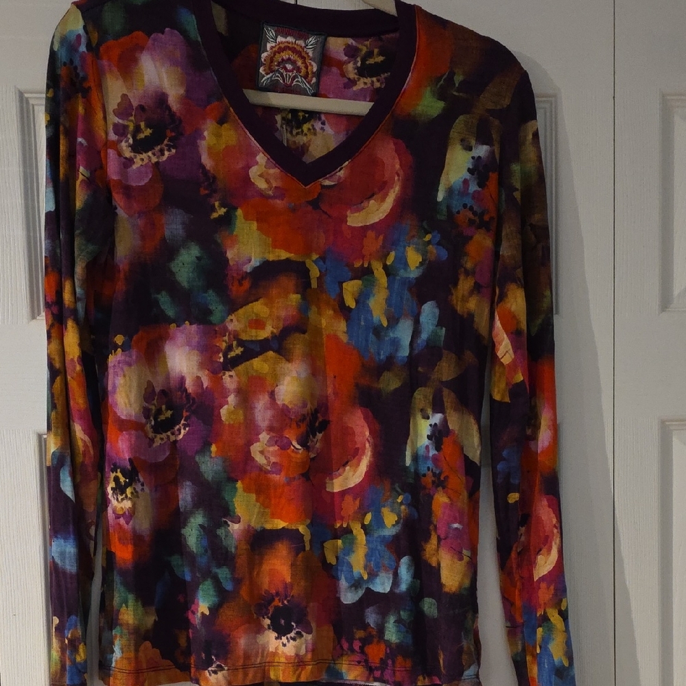 Johnny Was V-neck Lng Sleeve Tee Size Xs Never Worn